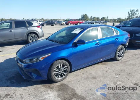 2024 Kia Forte Lxs z USA, uszkodzony, nr VIN 3KPF24AD0RE762553